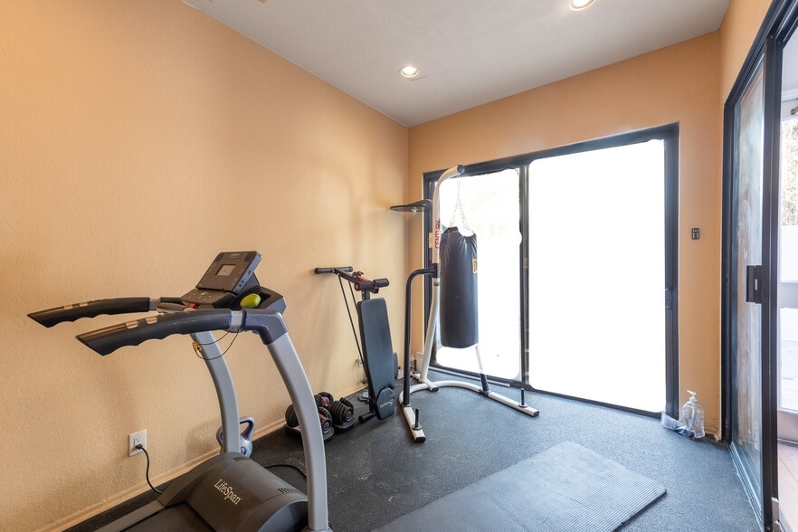 Work out room in the Building - 839 Larrabee St