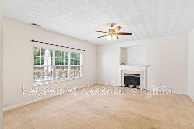 Building Photo - 16221 Farah Ct