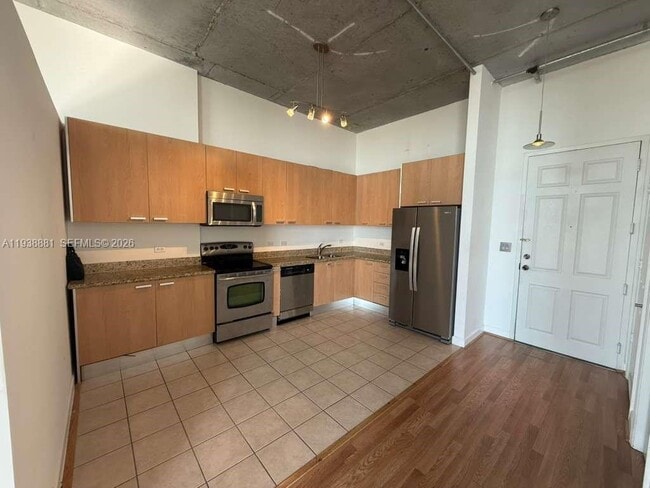 Building Photo - 2100 Van Buren St