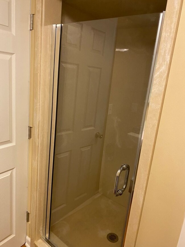 Building Photo - Charming 3 Bedroom, 3 Bathroom Ranch Home ...