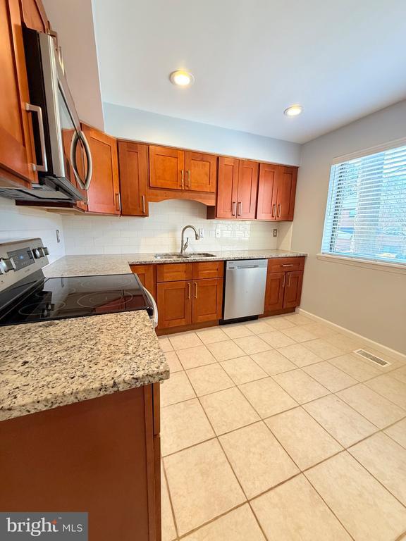 Building Photo - 7250 LASTING Way