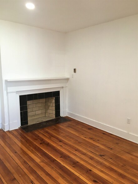 Building Photo - 25 W Boscawen St