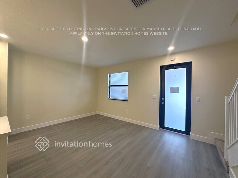 Building Photo - 10437 NW 82nd St