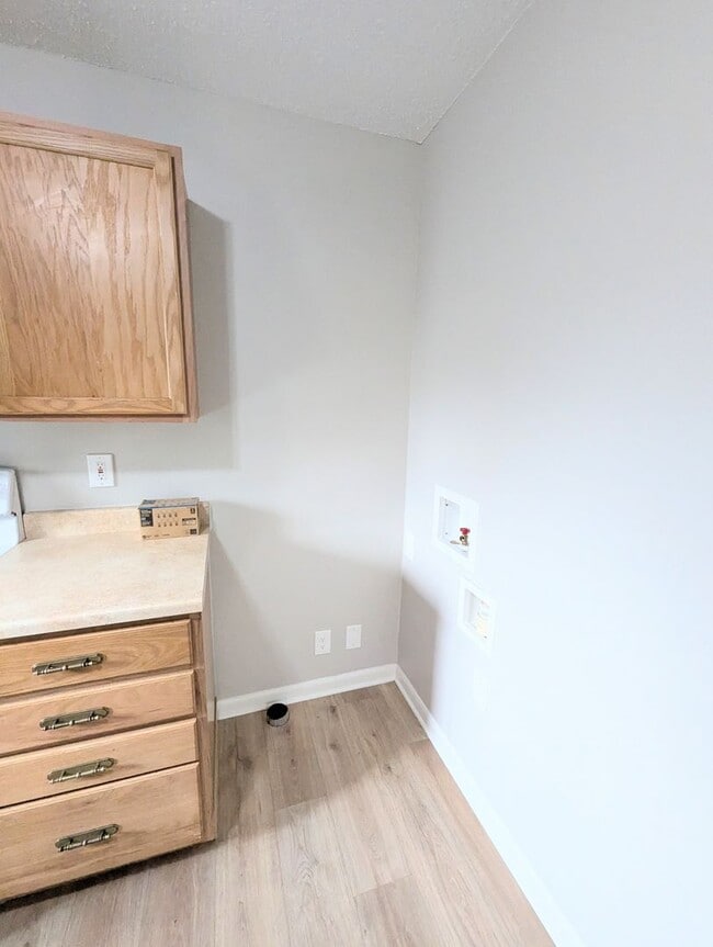 Building Photo - Great 3 Bedroom, 1 Bath Home