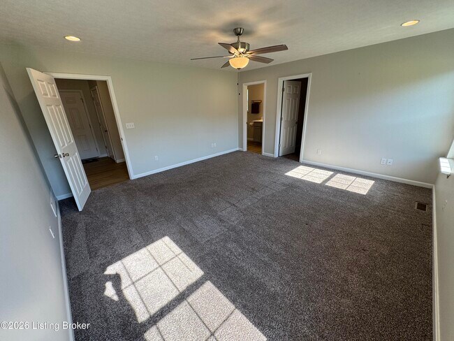 Building Photo - 25 Mandan Ct