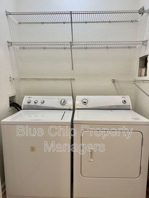 Building Photo - 6402 Cava Alta Dr