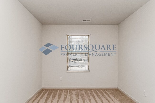 Building Photo - Spacious 3-Bed / 2.5-Bath Townhome with Open Floor Plan & Assigned Parking – Convenient to Downto...