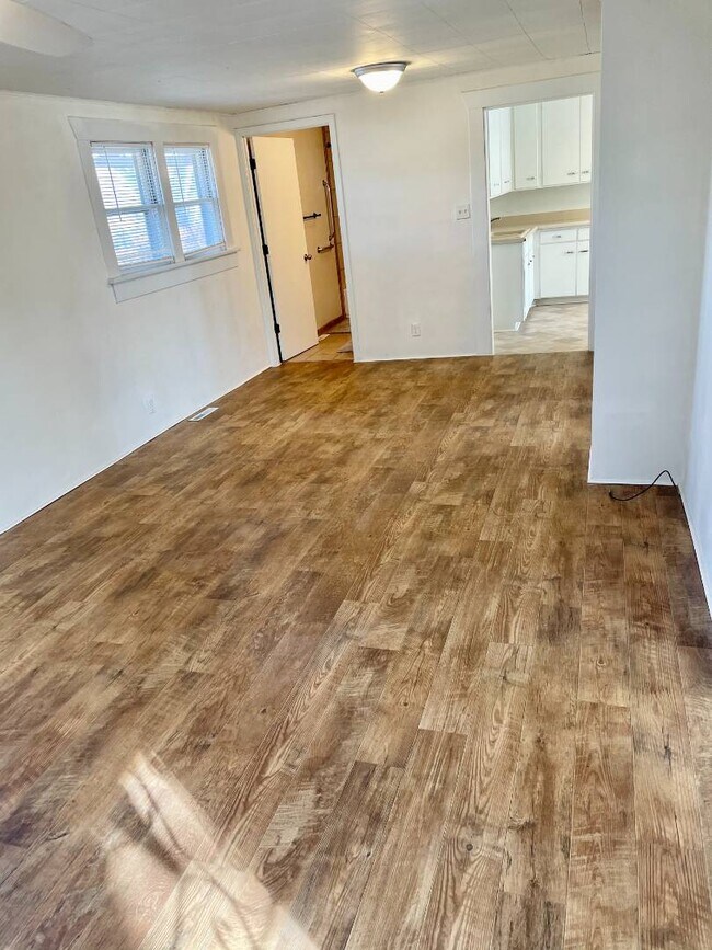 Building Photo - 1623 Cedar St