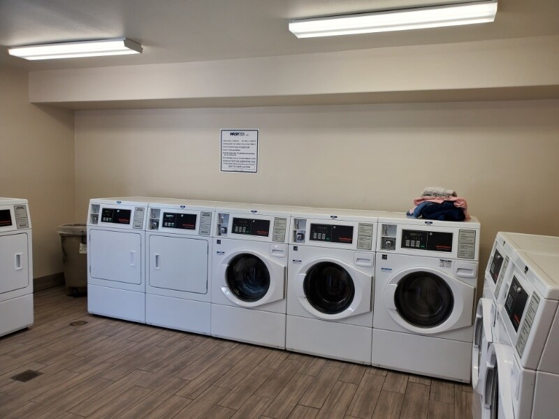 Building Photo - 2209 E 8th St