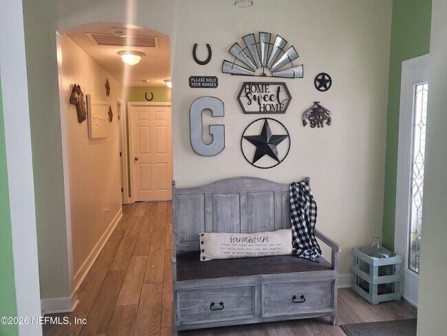 Building Photo - 906 County Rd 217