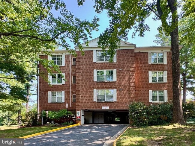 Building Photo - 7680 Tremayne Pl
