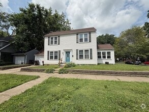 Building Photo - Home Near Bradley University