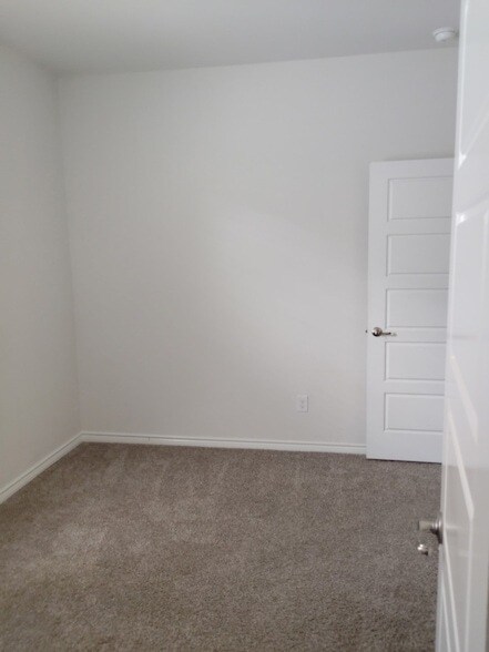 Building Photo - 2304 Pyrite Dr