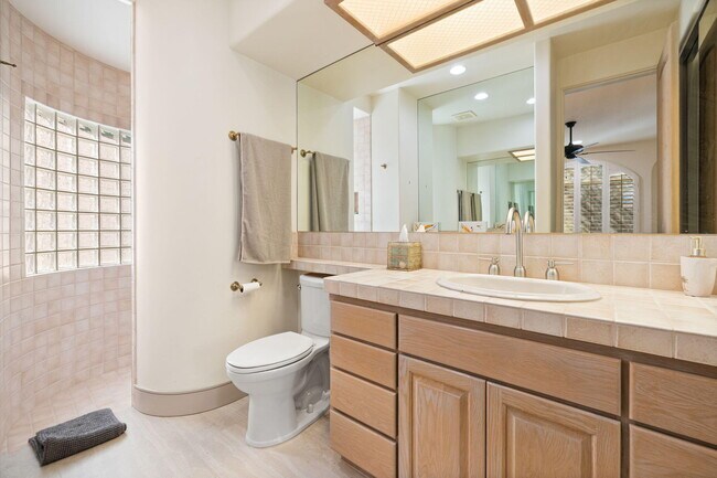 Building Photo - 73110 Calliandra St