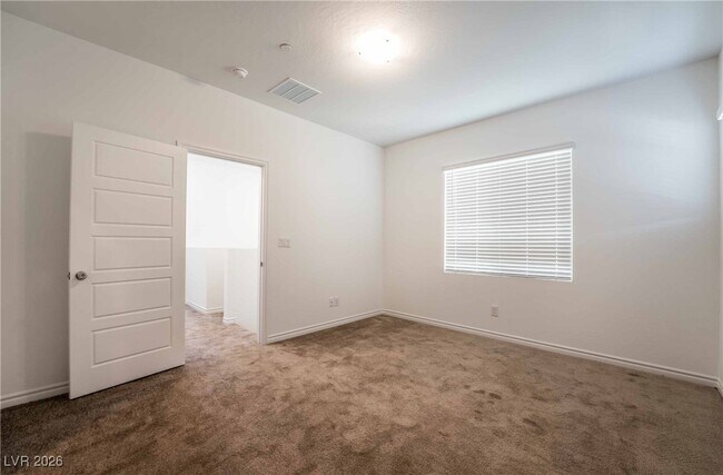 Building Photo - 25 Barbara Ln