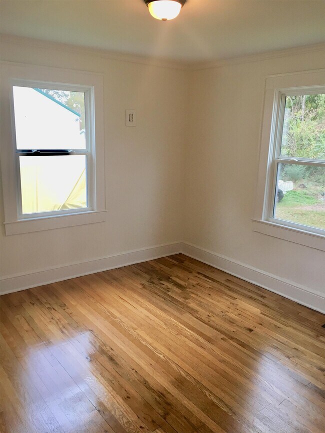 Building Photo - 111 Crane Ave