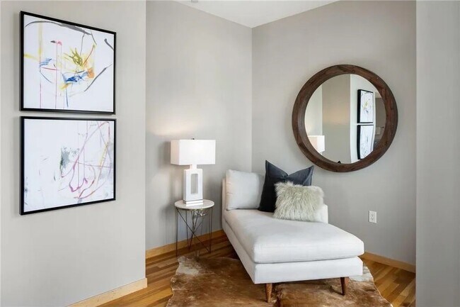 Building Photo - Minneapolis, MN