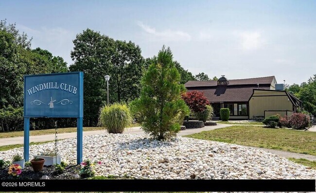 Building Photo - 1 Max Pl