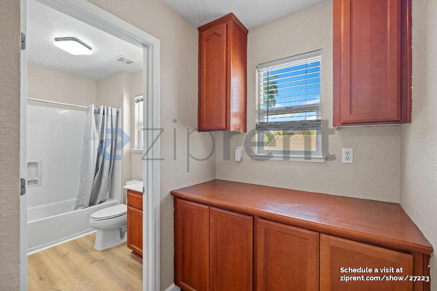 Building Photo - 8106 Westport Cir