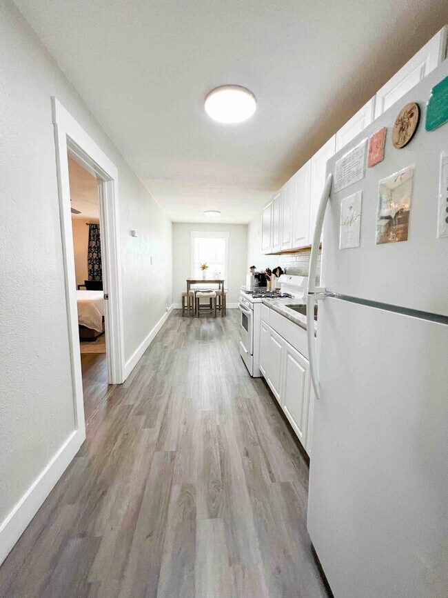 Building Photo - 1112 Morgan Ave