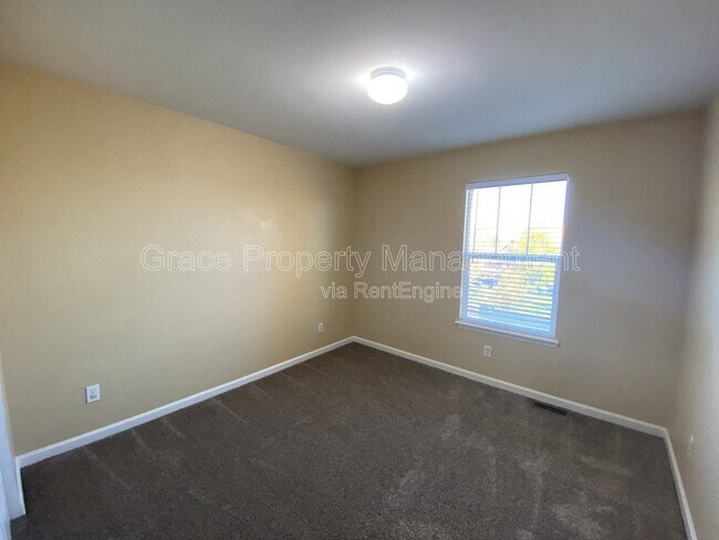Building Photo - 239 Bristlecone St