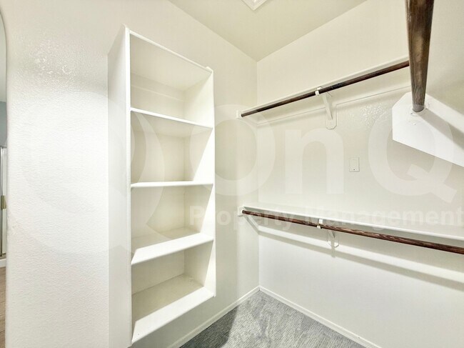 Building Photo - 1487 E Aspen Ave