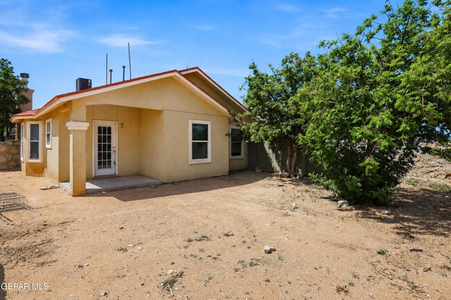Building Photo - 12353 Tierra Apache Rd