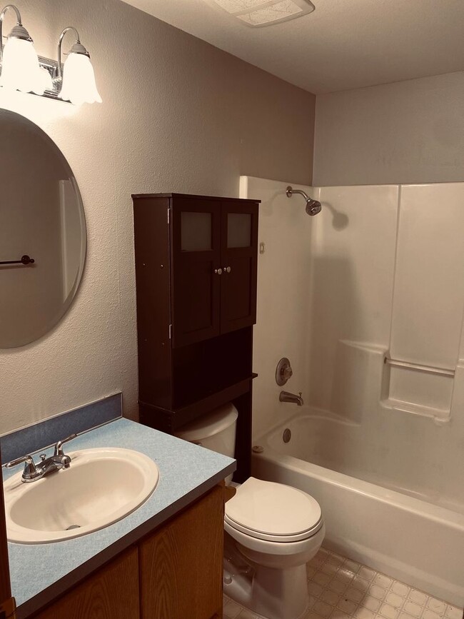 Building Photo - Nicely Updated Large Home w/ Pool!