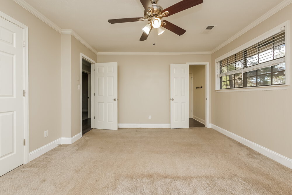 Building Photo - 9346 Woodknoll Way