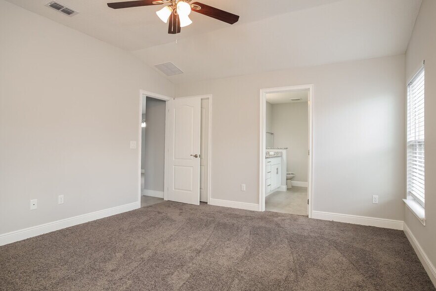 Building Photo - 437 Britten Dr