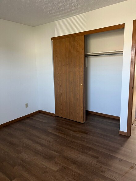 Building Photo - 7193 Feather Ct