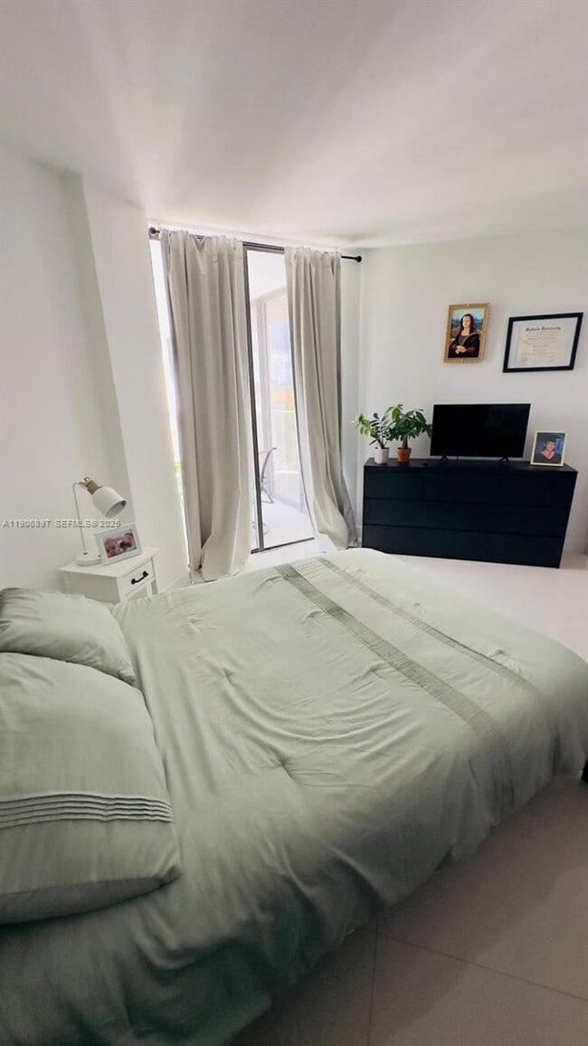 Building Photo - 3610 Yacht Club Dr