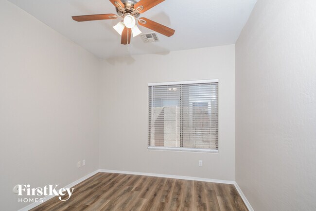 Building Photo - 3606 N 129th Ave