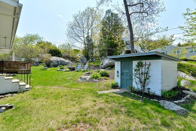 Building Photo - WINTER RENTAL: Two Beaches Cottage
