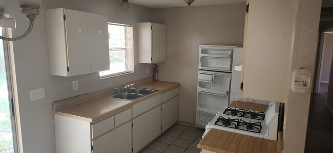 Building Photo - 4405 Royal St