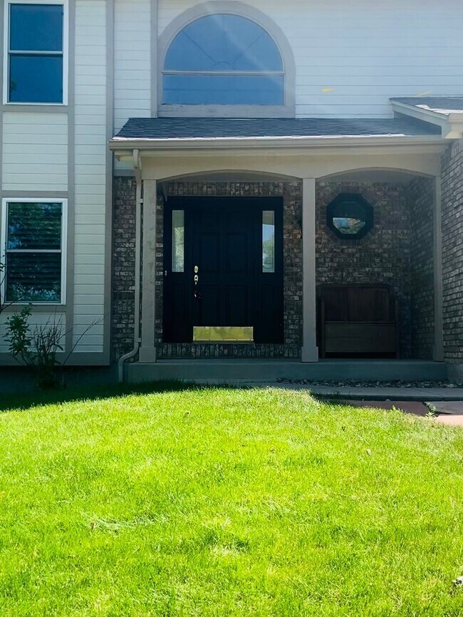 Building Photo - Rental