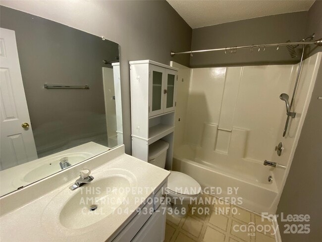 Building Photo - 10580 English Setter Way