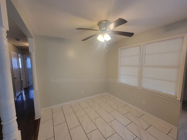 Building Photo - 2614 Glenn Hills Dr