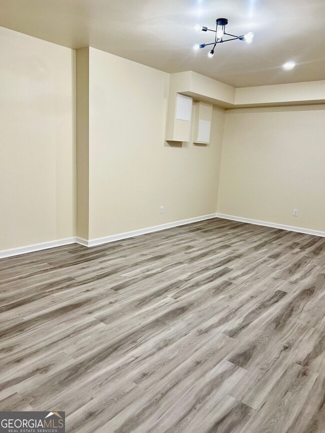 Building Photo - 4001 Oak Field Dr