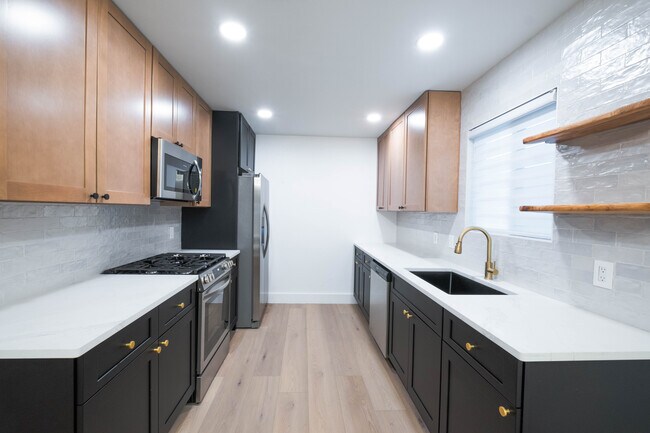 Building Photo - 1011 Bodgers Dr