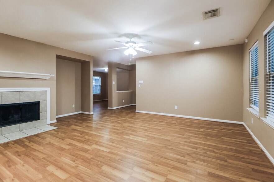 Building Photo - 16135 Cole Bridge Ln