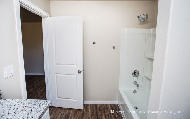 Building Photo - 2113 N. Ave. L-