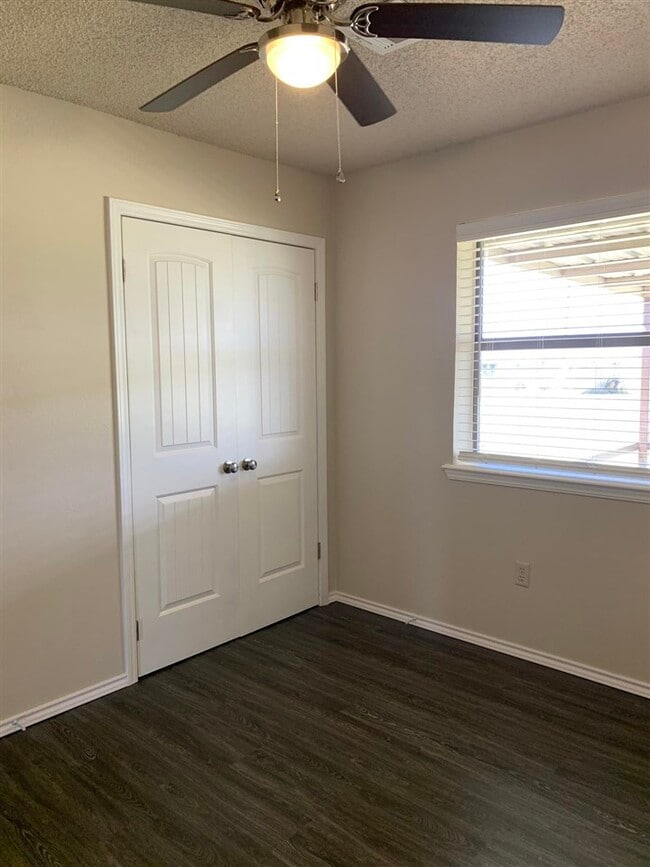 Building Photo - 102 Mohawk Ave