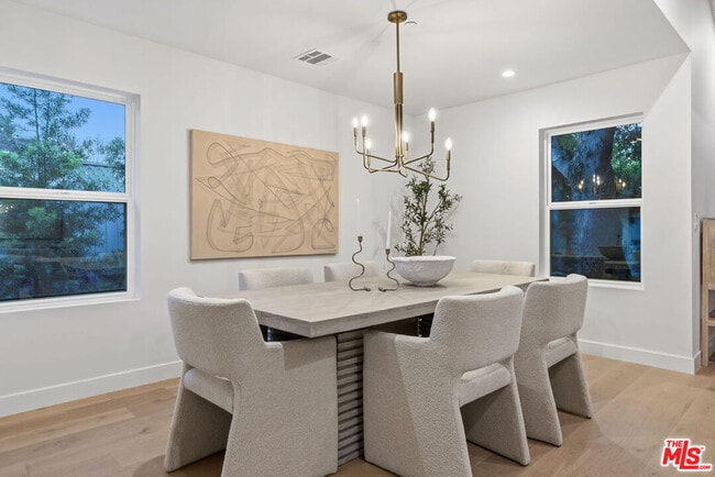 Building Photo - 4525 Greenbush Ave