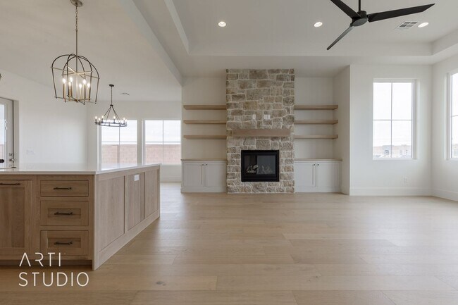 Building Photo - Beautiful Fully Furnished 3 bedroom, 2.5 B...