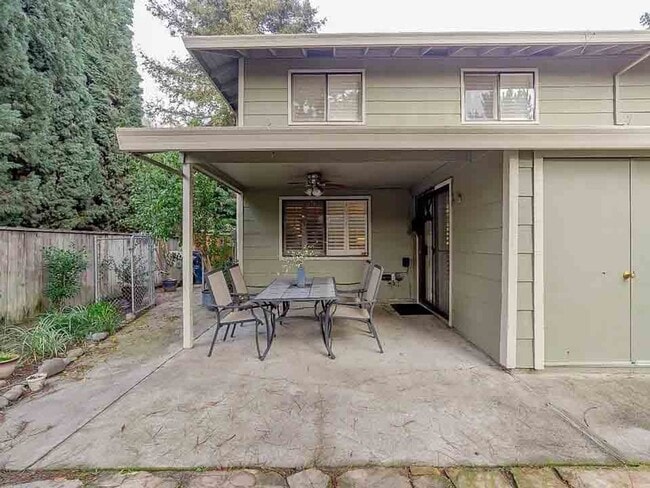Building Photo - Gorgeous 3 Bedroom in Desired Park West Community