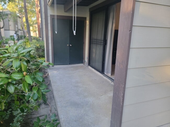 Building Photo - Newly Remodeled 1BED/1BATH in Pheasant Creek w/ Garage