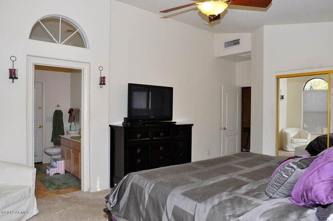 Building Photo - 3713 E Monona Dr