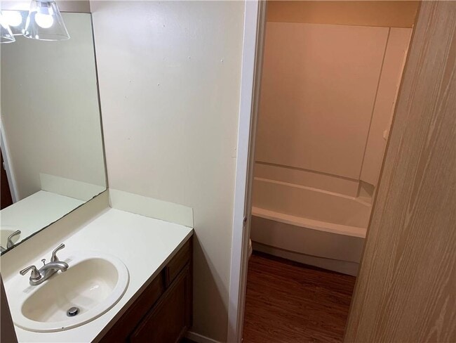Building Photo - 8009 Clydesdale Dr
