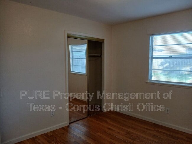 Building Photo - 2255 Lombardy Dr